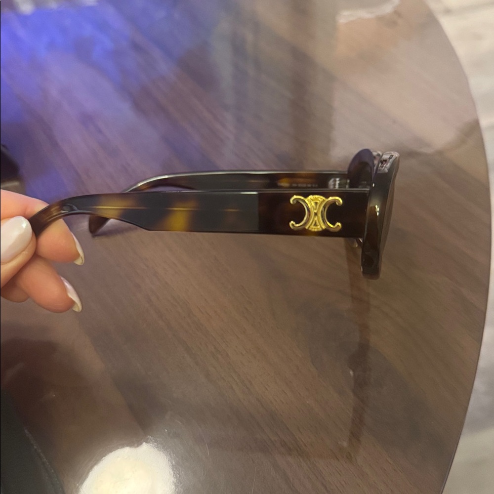 Celine Triomphe 01 sunglasses in tortoise